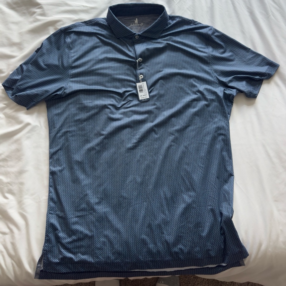 Johnnie-o Featherweight Polo. Size Medium. New With Tags. Navy Golf Tee Print.